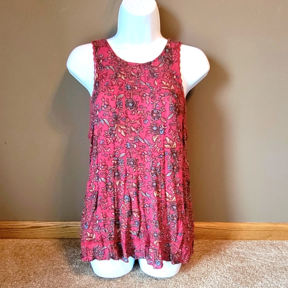 American Eagle Flower Lace Tank Top Size Medium